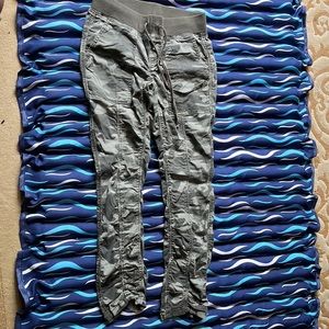 Previously owned, excellent condition military cargo pants